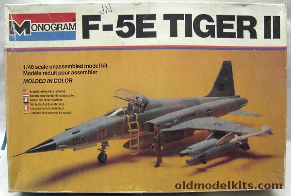 Monogram 1/48 Northrop F-5E Tiger II, 5407 plastic model kit